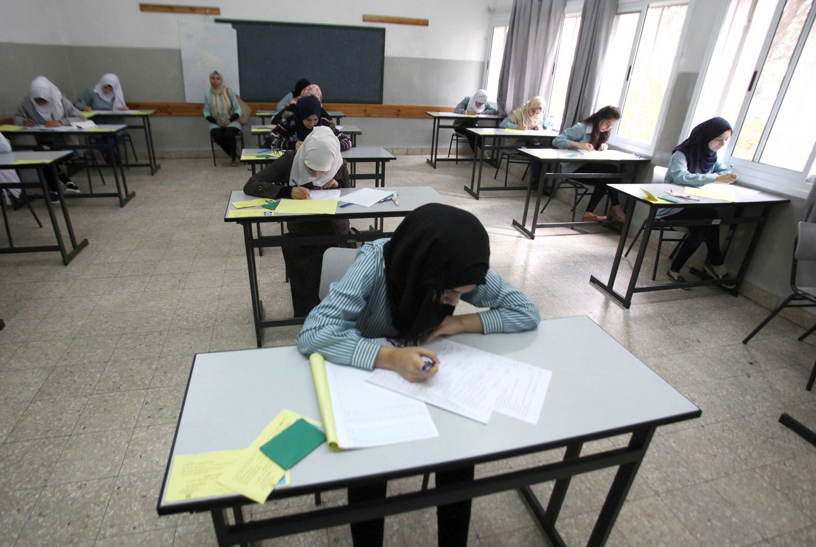 غداً إعلان مواضيع الامتحانات