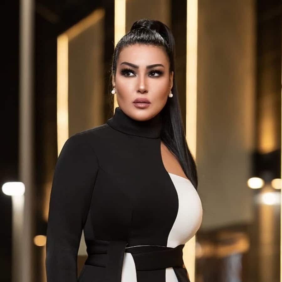 شاهدوا: بسبب "كورونا".. تأجيل دعوى نفقة "سمية الخشاب" من الفنان "أحمد سعد"