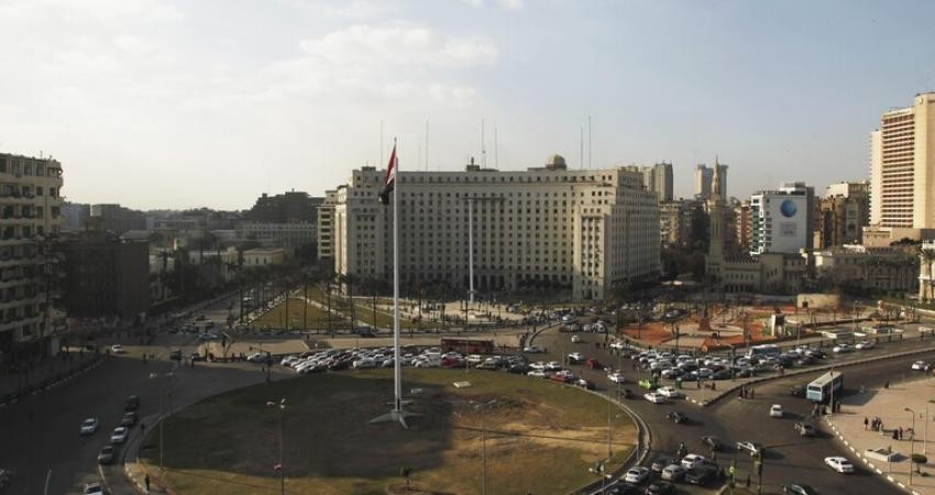 اندلاع حريق مفاجئ في ميدان التحرير بالقاهرة
