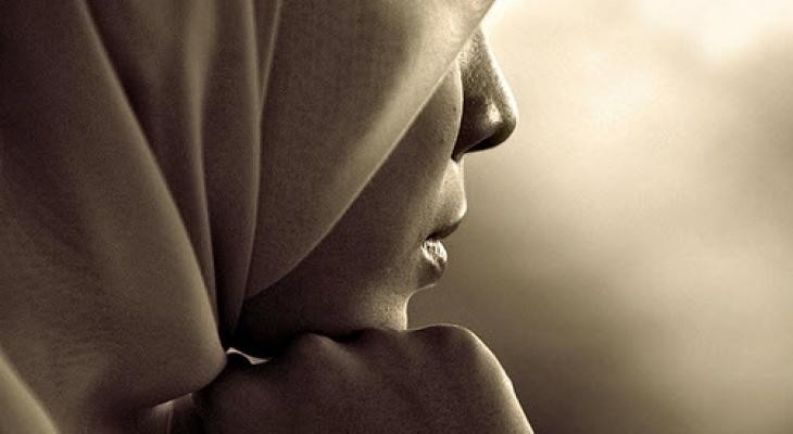 شاهدوا: دخلت عليها "أمها" في منتصف "الليل" فوجدتها تفعل فعلاً لم تتخيله!