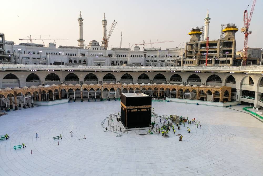 استمرار تعليق الصلاة بالحرمين في رمضان بسبب فيروس "كورونا"