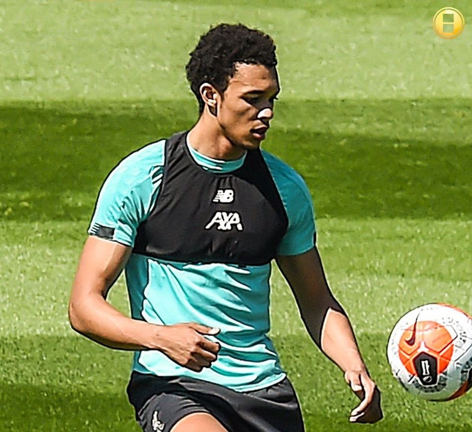 بالصور : انظر كيف اصبحت اشكال لاعبي ليفربول بعد الكورونا