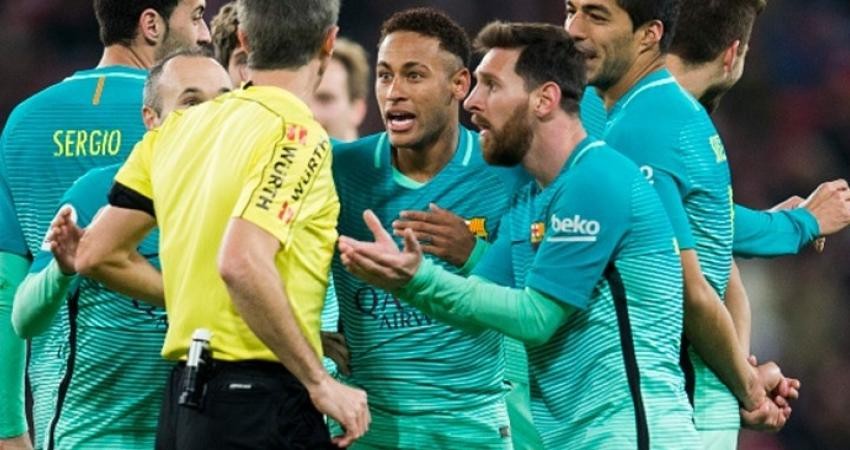 عقوبة جديدة للاعبين الذين يقتربون من الحكم في زمن كورونا