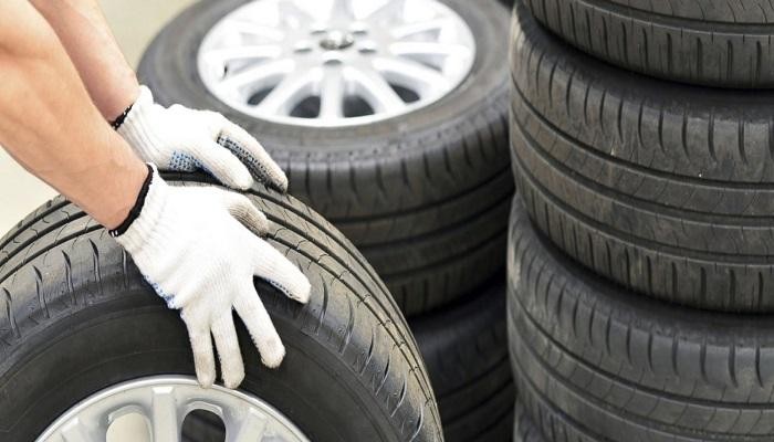 دغمش: دفعة جديدة من إطارت السيارات ستدخل قطاع غزة اليوم
