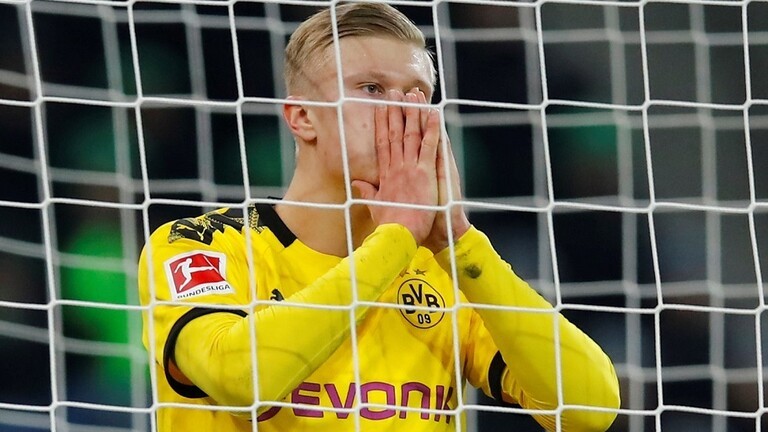 بوروسيا دورتموند يحصن نجمه هالاند بسعر خيالي