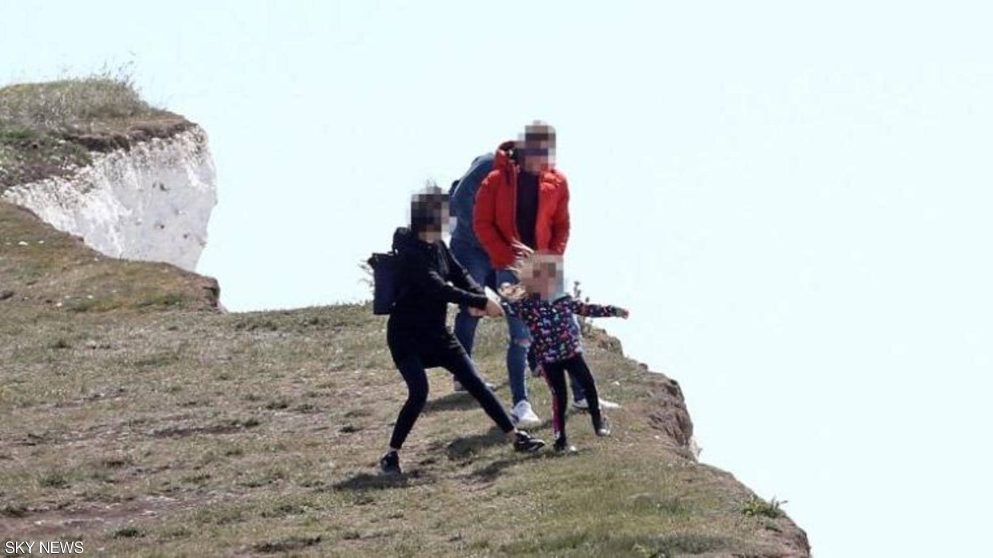 شاهدوا: بعد الصورة الخطيرة.. تحذير بريطاني جديد من "الجرف المنهار"