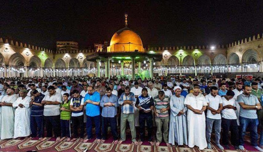 قرار جديد بشأن صلاة العشاء والتراويح في مصر