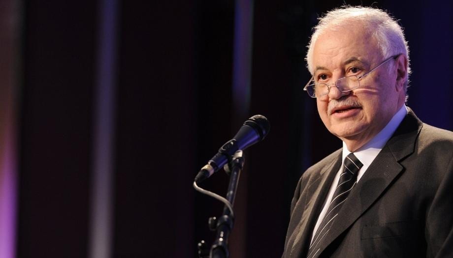أبو غزالة يتوقع حرباً بين الصين وأمريكا أكتوبر المقبل