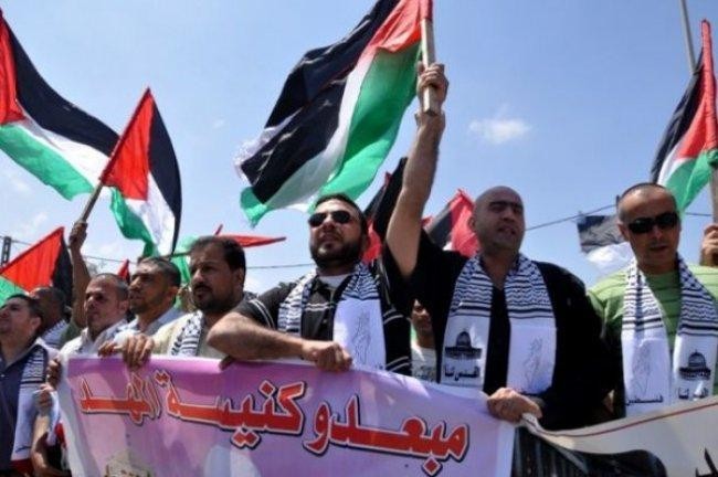 مبعدو كنيسة المهد يطالبون بالضغط على الاحتلال من أجل عودتهم إلى مدنهم