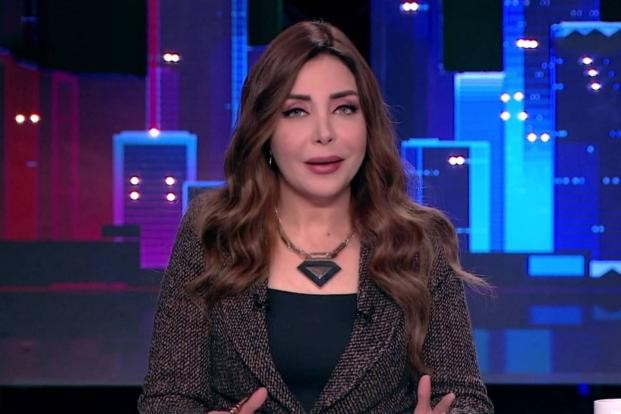 بالفيديو: الإعلامية المصرية "لبنى عسل" تفر مذعورة وهي على الهواء