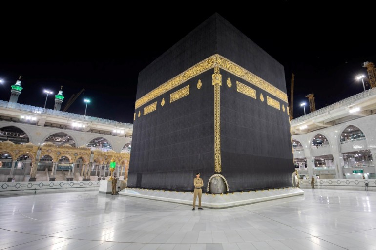 السعودية توضح آلية صلاة العيد في الحرمين الشريفين
