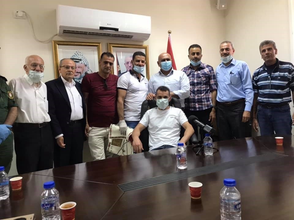 جنين: الرجوب وأبو بكر يكرمان 8 أسرى محررين