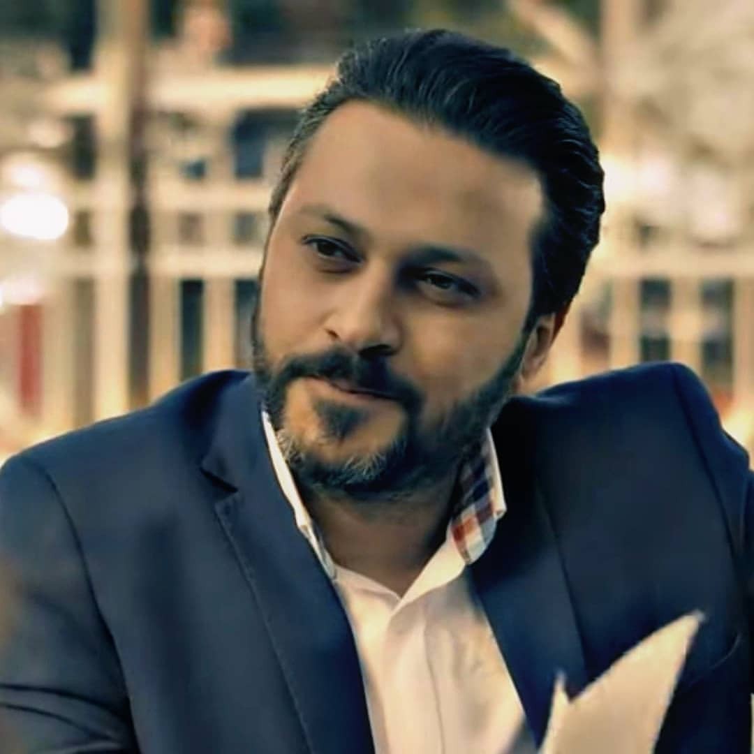 شاهدوا: النجم "وائل شرف" يكشف عن صورة طفليه للمرة الأولى وهل أصبح شبيه الفنان "تامر حسني"