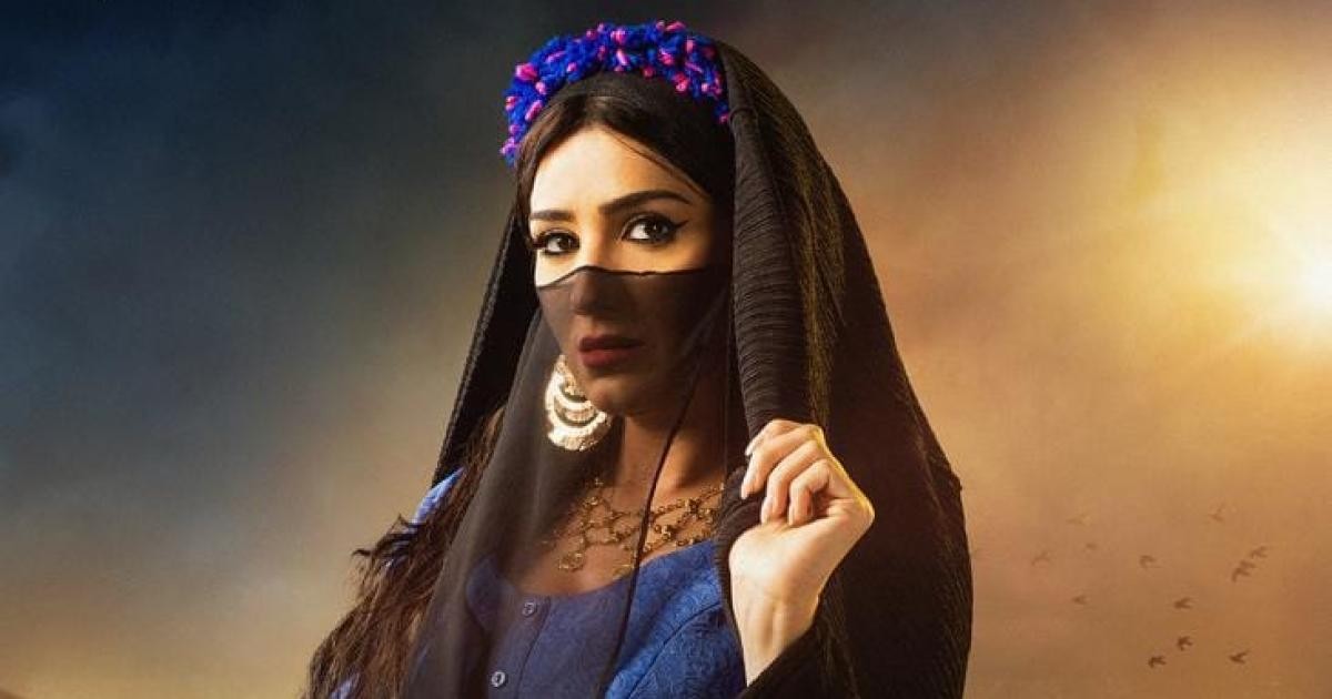 شاهدوا: هتخنقيني بجد. "كواليس" مشهد خناقة مي عمر وعايدة رياض في مسلسل"الفتوة"