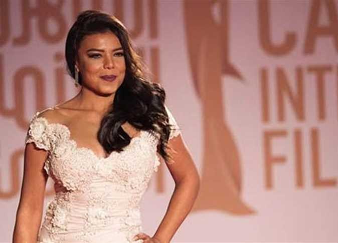 بالفيديو: الفنانة المصرية "ناهد السباعي" لا أريد الزواج من الوسط