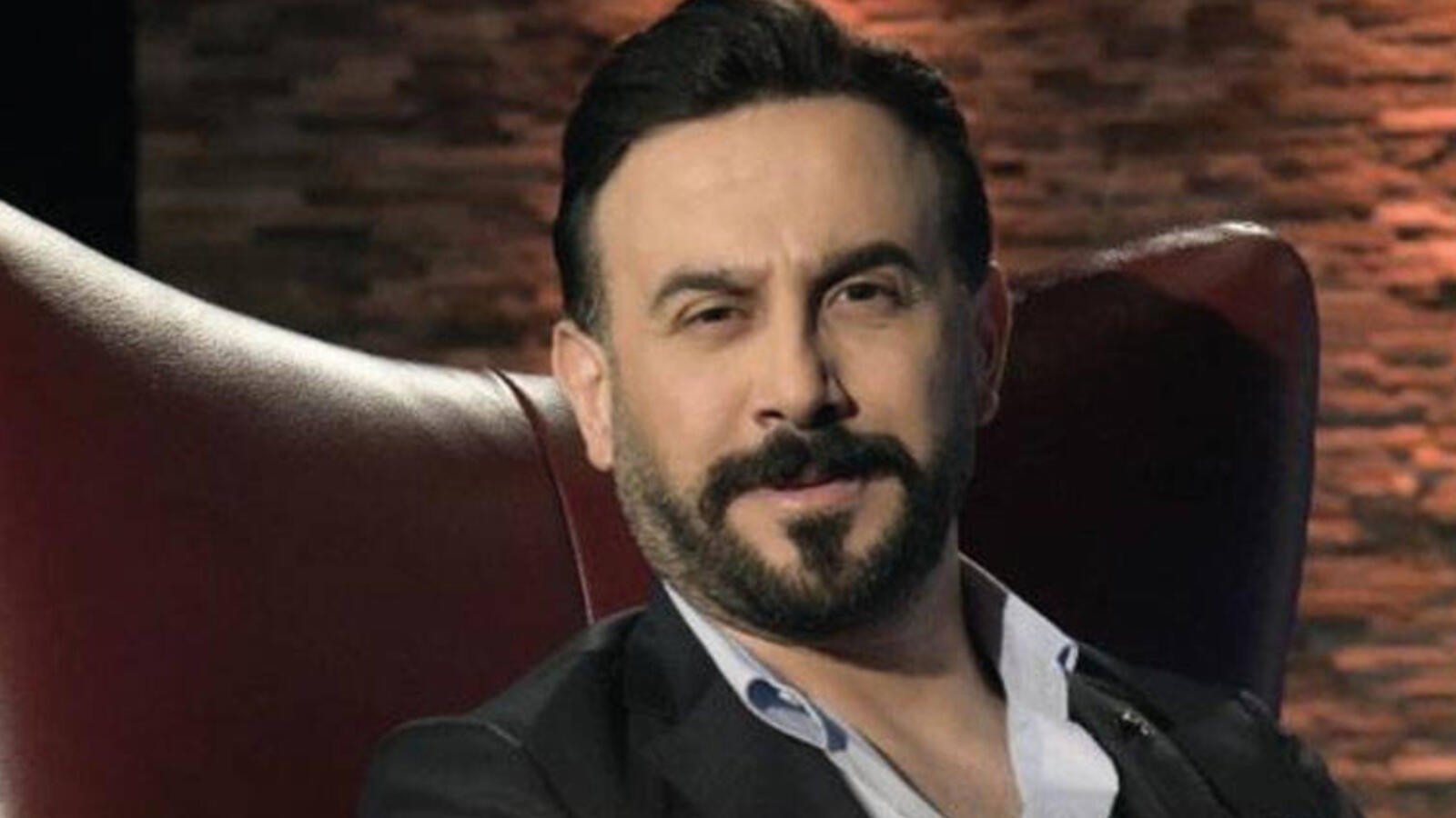 شاهدوا: النجم "قصي خولي" يحذر  الممثل "باسل خياط" من العواقب ما قام به