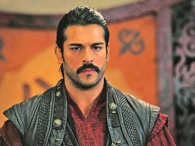 بالفيديو: مخرج "المؤسس عثمان" يزف خبرا سارا لعشاق المسلسل.. ما هو؟