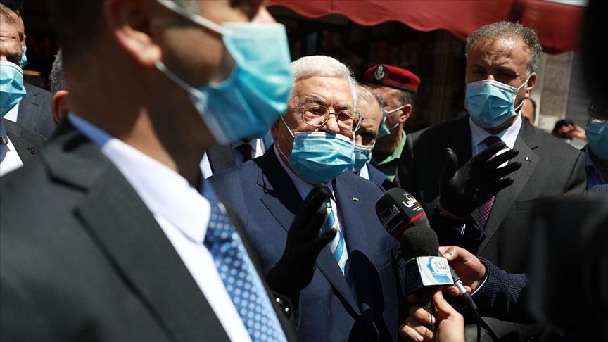 عضو كونغرس يُحرِّض بفرض عقوبة على الرئيس عباس ومسؤولين في السلطة