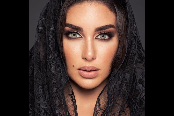 بالصور: النجمة المصرية "ياسمين صبري" وأبو هشيمة تبهر الجمهور