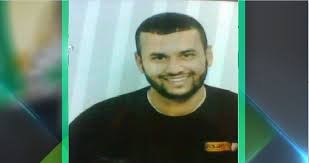 الاحتلال يمدد عزل الأسير إسلام وشاحي