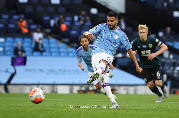 بالصور : مانشسترسيتي يسحق ضيفه بيرنلي بخماسية نظيفة