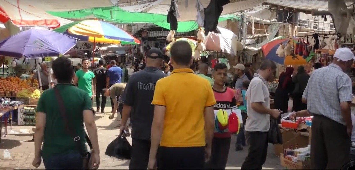 يحل هذا العام بواقع مختلف