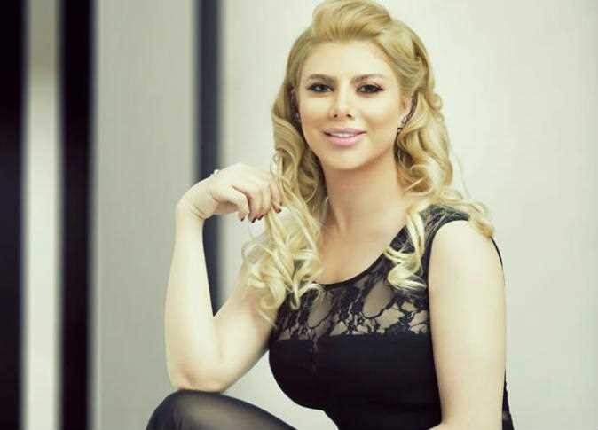 الممثلة المصرية "أميرة فتحي"  تثير الجدل بتصريحات عن تعرضها للتحرش