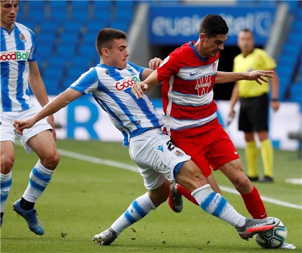 بالصور : غرناطة يحبط كفاح سوسيداد بهدف قاتل