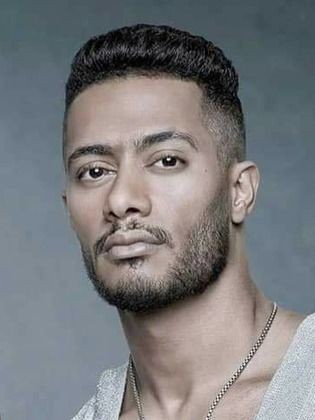 شاهدوا: شقيقة النجم الراحل "أحمد زكي" تتوعد الفنان "محمد رمضان".. نرفض المسلسل وسنلجأ للقضاء