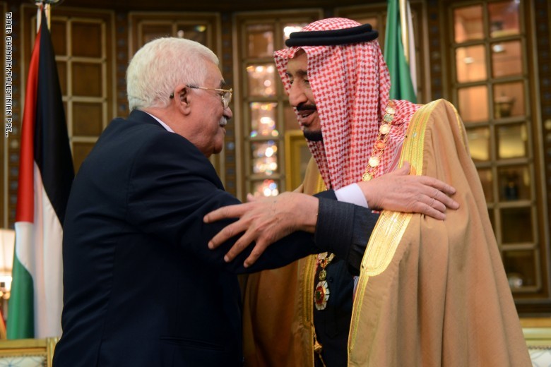خادم الحرمين يؤكد للرئيس عباس عمق العلاقات السعودية الفلسطينية