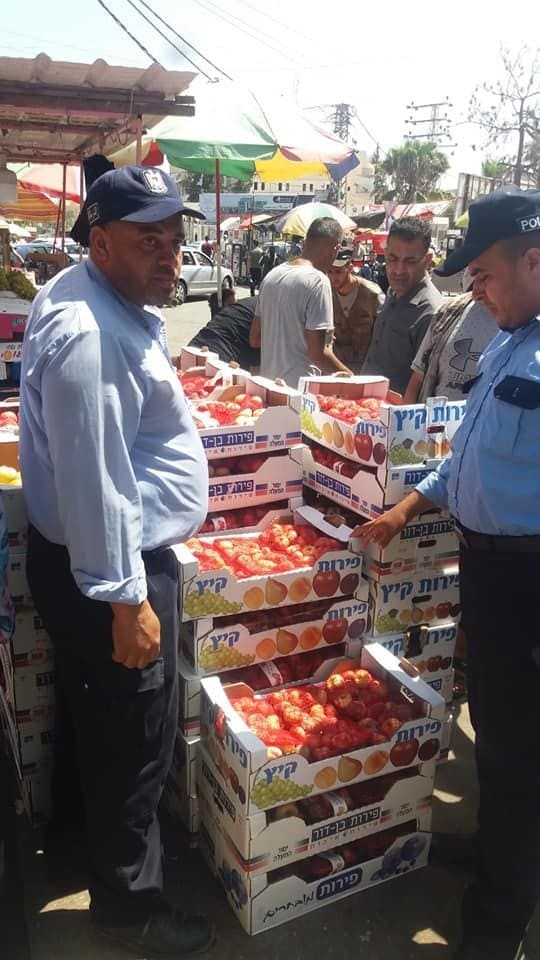 ضبط 400 كجم من "الخوخ الفاسد" في خانيونس