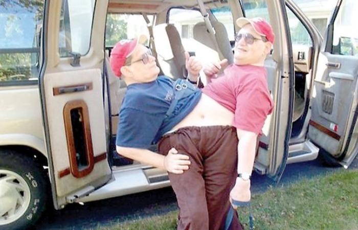 شاهدوا: وفاة أكبر "توأم ملتصق" في "العالم" عن عمر ناهز 68 عاما