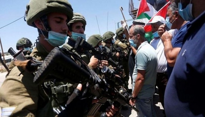 الاحتلال يمنع المواطنين من إقامة صلاة العيد فوق أراضيهم المهددة بالاستيلاء في سلفيت