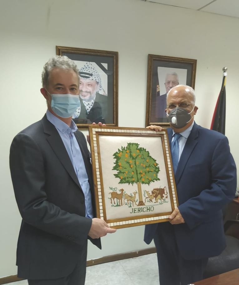 رئيس البعثة الدبلوماسية الإيرلندي ينهي مهامه في فلسطين