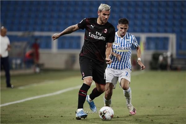 بالفيديو و الصور : ميلان يتعادل مع سبال بشق الانفس