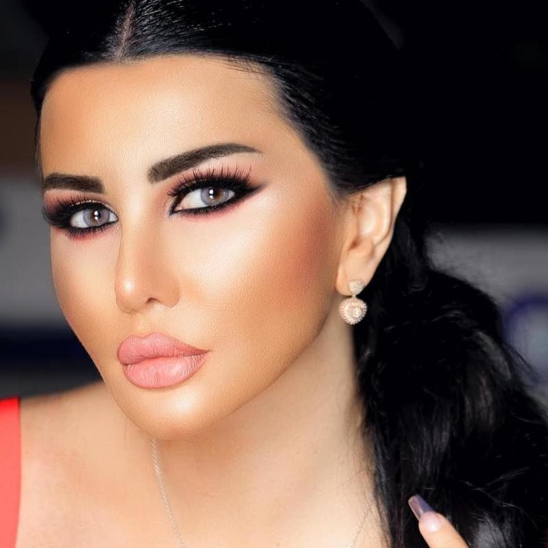 بالفيديو: الممثلة السورية "جيني إسبر" تؤكد سأرتدي مايوه في زفافي