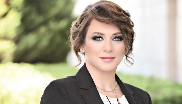 شاهدوا: الممثلة"سلاف فواخرجي" تخرج عن صمتها وتفجر غضبها بعد قبلتها لـ "مهيار خضور"