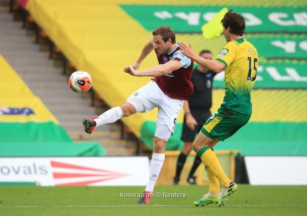 بالصور.. بيرنلي يلصق نورويتش بقاع البريميرليج