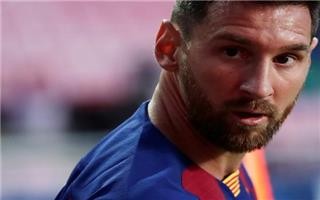 ميسي لا يرد على اتصالات ادارة برشلونة