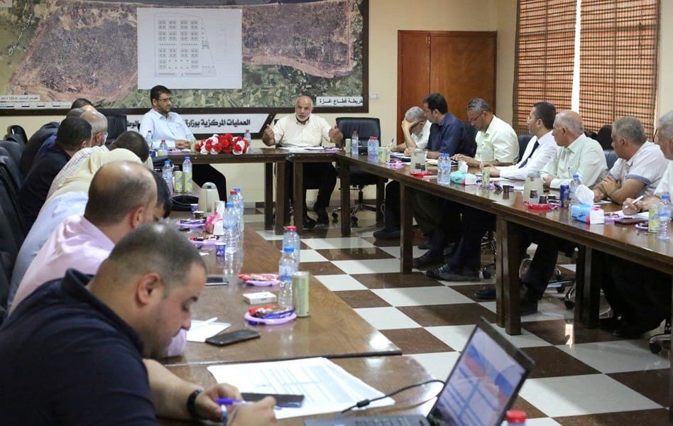 بالصور: الصحة والداخلية بغزة تعقدان اجتماعاً طارئاً لمناقشة آلية استقبال العالقين