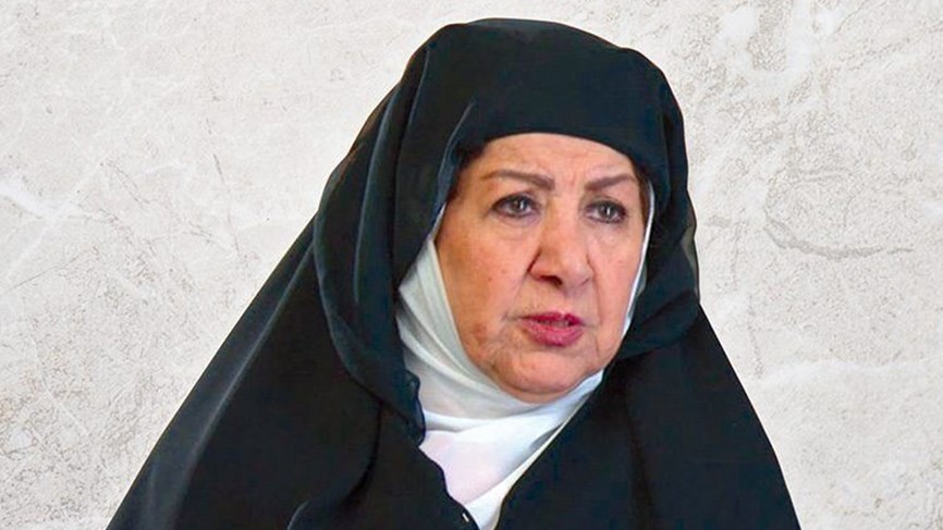 بالفيديو: النجمة السورية "هدى شعراوي" تخلع ثوب الداية أم زكي وتدير حانة براقصاتها في شارع شيكاغو