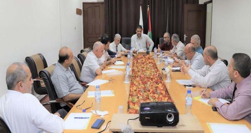أبو الريش يترأس اجتماعًا بغزة لمناقشة ملف "كورونا" وقضية العائدين