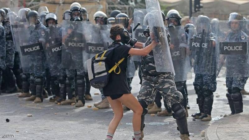 مقتل عنصر من الأمن اللبناني خلال اشتباكات وسط بيروت