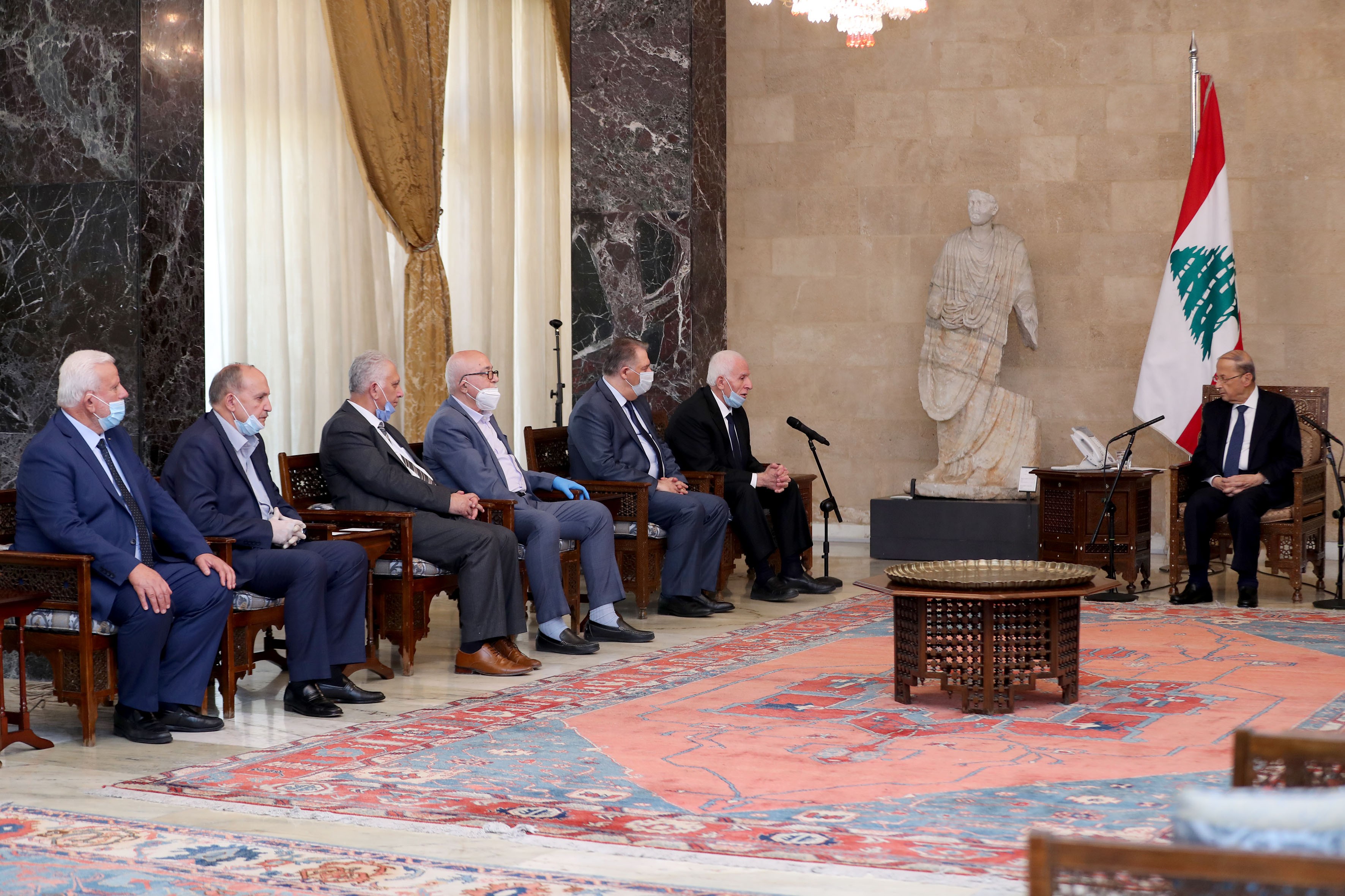 وفد فلسطيني يلتقي الرئيس عون في بيروت