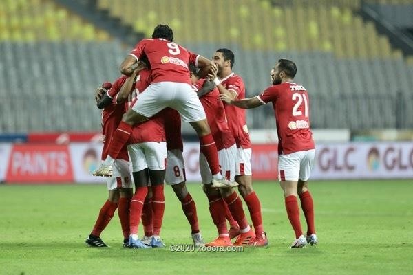 بالصور : الاهلي يعبر المصري بهدفين نظيفين