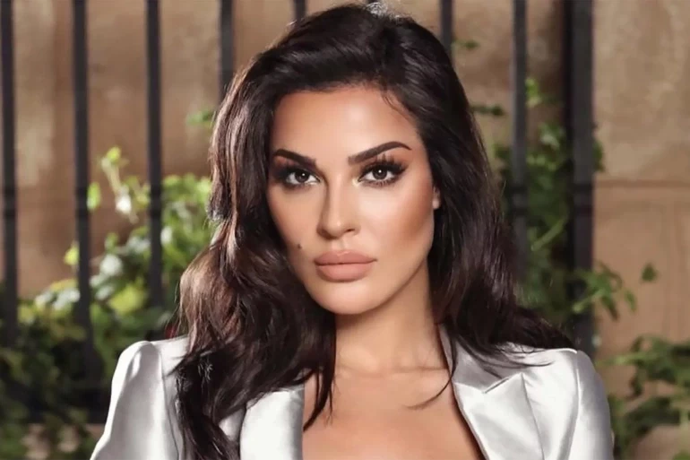 بالصور| "نادين نجيم" تستشيط غضبًا على "متابع": يا حيوان يا زبالة بدعس بنص قلبك!