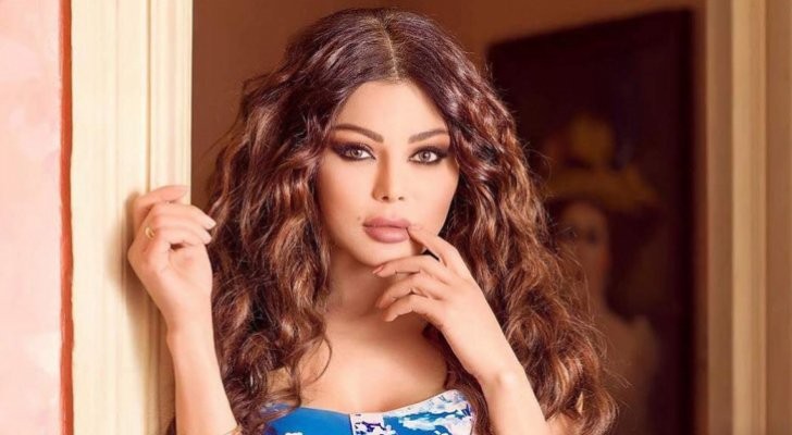 شاهدوا: "هيفاء وهبي" تفاجئ جمهورها دون مكياج وعدسات
