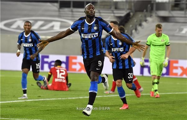 بالصور : الانتر يتاهل لدور الثمانية على حساب ليفركوزن