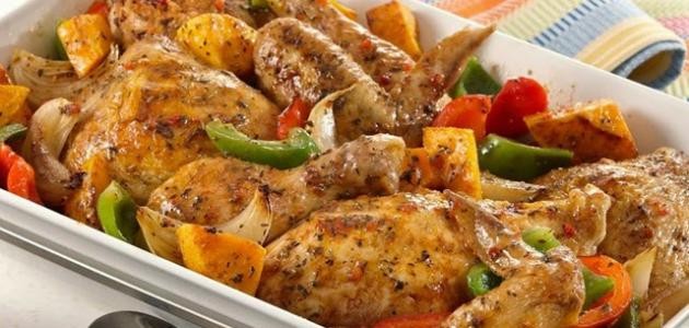 بالفيديو: طريقة عمل "صينية الدجاج" مع الخضار المشوية