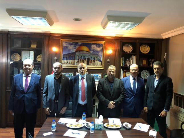 تحليل: اتفاق فتح وحماس الثنائي.. إدارة للانقسام وشراء وقت أم مقدمة لحوار وطني شامل؟! 